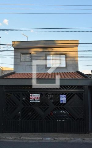 Casa à venda com 162m², 4 quartos e 2 vagasFachada