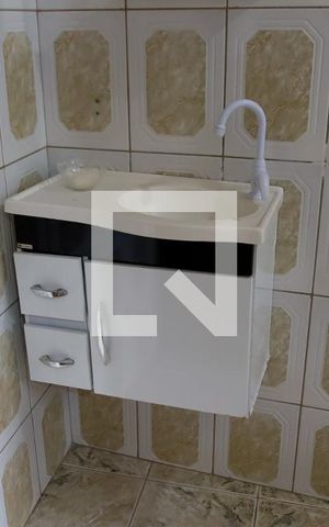 Casa à venda com 260m², 6 quartos e 2 vagas Casa à venda com 260m², 6 quartos e 2 vagasBanheiro 2