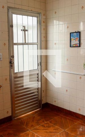 Casa à venda com 260m², 6 quartos e 2 vagas Casa à venda com 260m², 6 quartos e 2 vagasCozinha