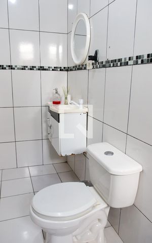 Casa à venda com 260m², 6 quartos e 2 vagas Casa à venda com 260m², 6 quartos e 2 vagasBanheiro 3
