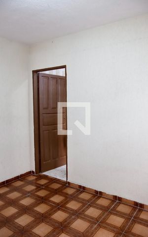 Casa à venda com 260m², 6 quartos e 2 vagas Casa à venda com 260m², 6 quartos e 2 vagasQuarto 1