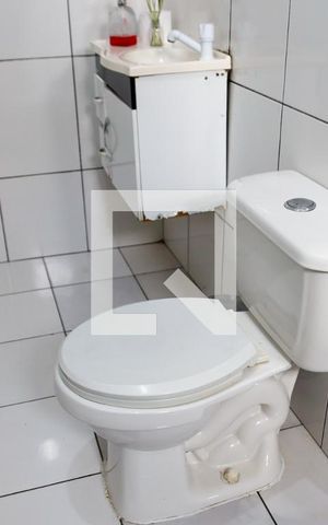 Casa à venda com 260m², 6 quartos e 2 vagas Casa à venda com 260m², 6 quartos e 2 vagasBanheiro 3