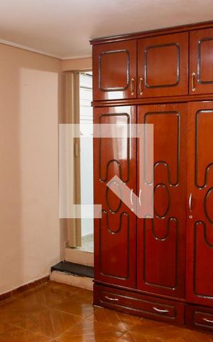 Casa à venda com 260m², 6 quartos e 2 vagas Casa à venda com 260m², 6 quartos e 2 vagasQuarto 2