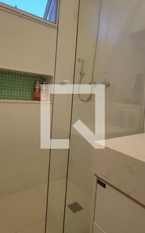 Casa de condomínio à venda com 540m², 3 quartos e 3 vagas Casa de condomínio à venda com 540m², 3 quartos e 3 vagasBanheiro Suíte 3