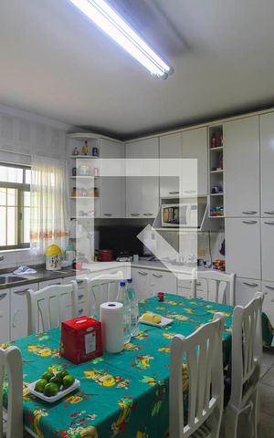 Casa à venda com 122m², 3 quartos e 2 vagas Casa à venda com 122m², 3 quartos e 2 vagasCozinha