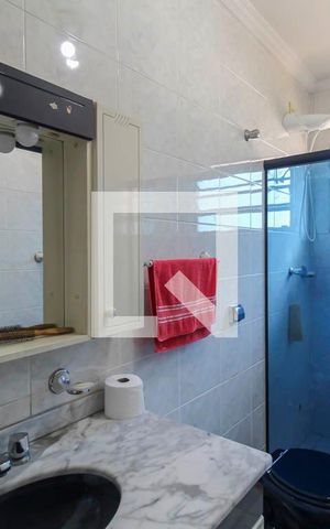 Casa à venda com 122m², 3 quartos e 2 vagas Casa à venda com 122m², 3 quartos e 2 vagasBanheiro
