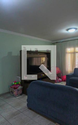 Casa à venda com 122m², 3 quartos e 2 vagas Casa à venda com 122m², 3 quartos e 2 vagasSala