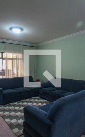Casa à venda com 122m², 3 quartos e 2 vagas Casa à venda com 122m², 3 quartos e 2 vagasSala