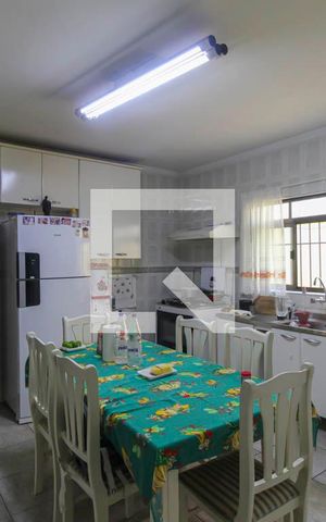 Casa à venda com 122m², 3 quartos e 2 vagas Casa à venda com 122m², 3 quartos e 2 vagasCozinha