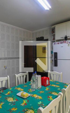 Casa à venda com 122m², 3 quartos e 2 vagas Casa à venda com 122m², 3 quartos e 2 vagasCozinha
