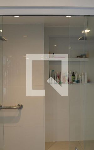 Apartamento à venda com 300m², 6 quartos e 4 vagasBanheiro da Suíte