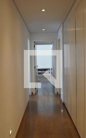 Apartamento à venda com 300m², 6 quartos e 4 vagasCorredor