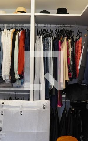 Apartamento à venda com 300m², 6 quartos e 4 vagasCloset