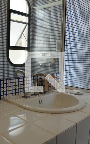 Apartamento à venda com 300m², 6 quartos e 4 vagasBanheiro da Suíte 2