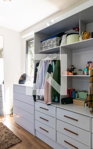 Apartamento à venda com 90m², 2 quartos e 1 vaga Apartamento à venda com 90m², 2 quartos e 1 vagaCloset Quarto 1