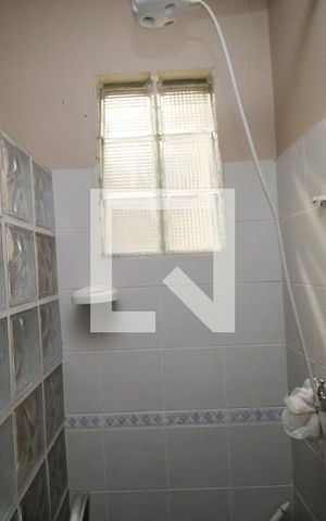 Casa à venda com 230m², 4 quartos e 2 vagasBanheiro de Hóspede