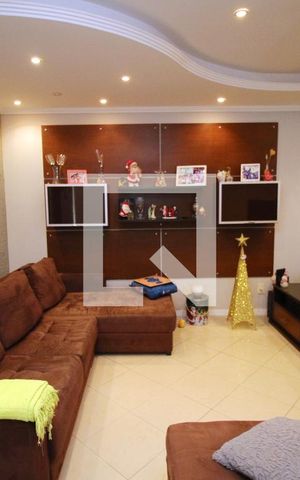 Casa à venda com 230m², 4 quartos e 2 vagasSala de TV