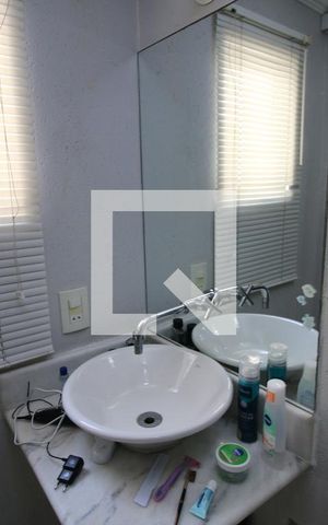 Casa à venda com 230m², 4 quartos e 2 vagasBanheiro da Suíte 2