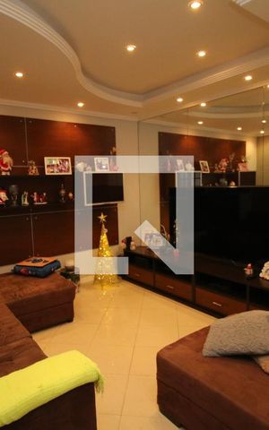 Casa à venda com 230m², 4 quartos e 2 vagasSala de TV