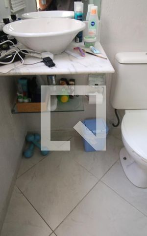 Casa à venda com 230m², 4 quartos e 2 vagasBanheiro da Suíte 2