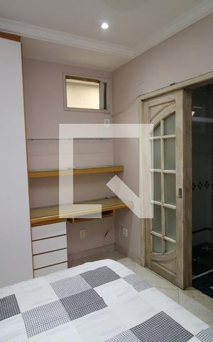 Casa à venda com 230m², 4 quartos e 2 vagasQuarto 1 Suíte