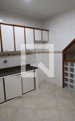 Casa à venda com 230m², 4 quartos e 2 vagasCozinha