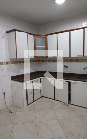 Casa à venda com 230m², 4 quartos e 2 vagasCozinha