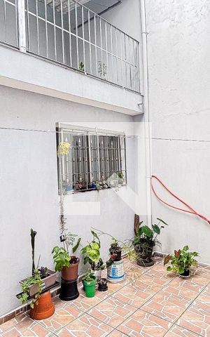 Casa à venda com 180m², 4 quartos e 2 vagas Casa à venda com 180m², 4 quartos e 2 vagasQuintal