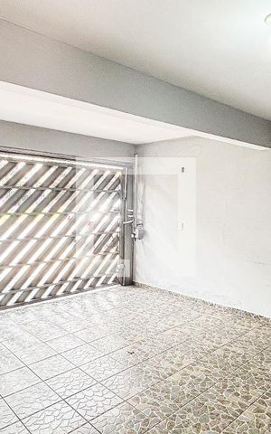 Casa à venda com 180m², 4 quartos e 2 vagas Casa à venda com 180m², 4 quartos e 2 vagasGaragem
