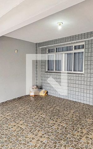 Casa à venda com 180m², 4 quartos e 2 vagas Casa à venda com 180m², 4 quartos e 2 vagasGaragem