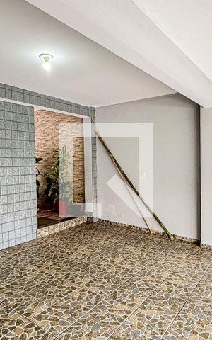 Casa à venda com 180m², 4 quartos e 2 vagas Casa à venda com 180m², 4 quartos e 2 vagasGaragem