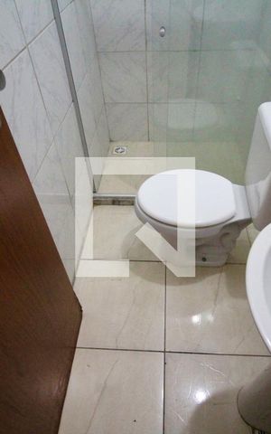 Casa para alugar com 60m², 2 quartos e sem vaga Casa para alugar com 60m², 2 quartos e sem vagaBanheiro