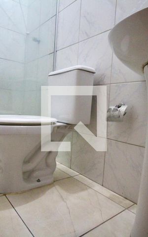 Casa para alugar com 60m², 2 quartos e sem vaga Casa para alugar com 60m², 2 quartos e sem vagaBanheiro