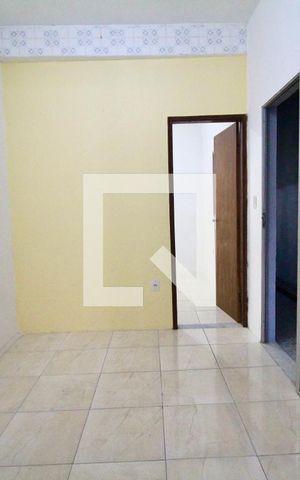Casa para alugar com 60m², 2 quartos e sem vaga Casa para alugar com 60m², 2 quartos e sem vagaSala