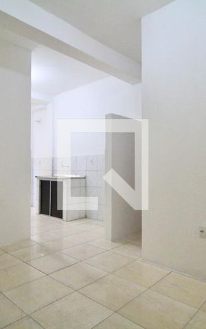 Casa para alugar com 60m², 2 quartos e sem vaga Casa para alugar com 60m², 2 quartos e sem vagaSala
