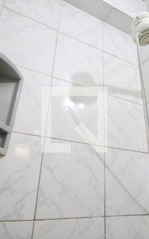 Casa para alugar com 60m², 2 quartos e sem vaga Casa para alugar com 60m², 2 quartos e sem vagaBanheiro