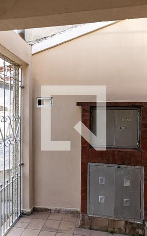Casa à venda com 100m², 2 quartos e 2 vagas Casa à venda com 100m², 2 quartos e 2 vagasEntrada