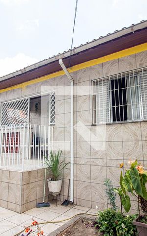 Casa à venda com 100m², 2 quartos e 4 vagas Casa à venda com 100m², 2 quartos e 4 vagasGaragem