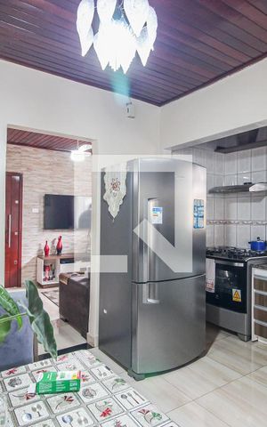 Casa à venda com 100m², 2 quartos e 4 vagas Casa à venda com 100m², 2 quartos e 4 vagasCozinha