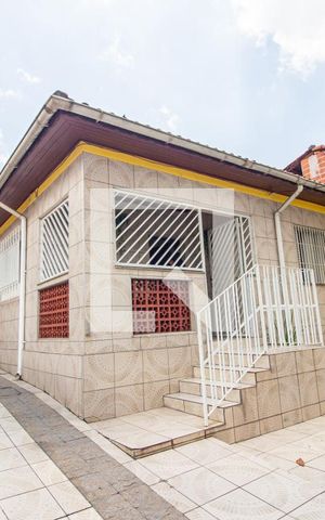 Casa à venda com 100m², 2 quartos e 4 vagas Casa à venda com 100m², 2 quartos e 4 vagasGaragem