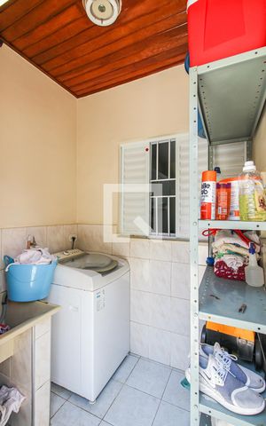 Casa à venda com 100m², 2 quartos e 4 vagas Casa à venda com 100m², 2 quartos e 4 vagasÁrea de Serviço
