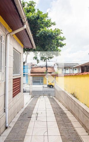 Casa à venda com 100m², 2 quartos e 4 vagas Casa à venda com 100m², 2 quartos e 4 vagasGaragem