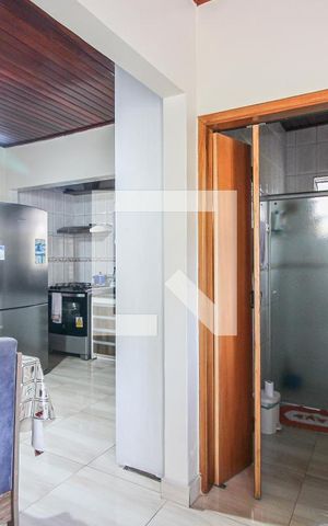Casa à venda com 100m², 2 quartos e 4 vagas Casa à venda com 100m², 2 quartos e 4 vagasCozinha