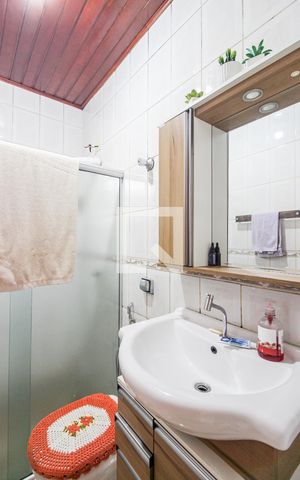 Casa à venda com 100m², 2 quartos e 4 vagas Casa à venda com 100m², 2 quartos e 4 vagasBanheiro