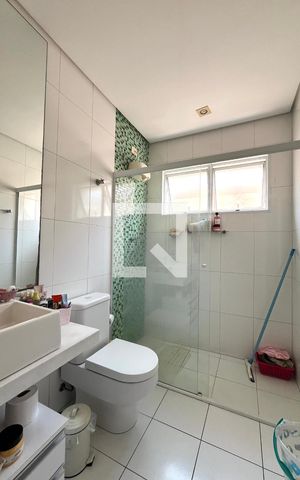 Casa à venda com 220m², 4 quartos e 2 vagas Casa à venda com 220m², 4 quartos e 2 vagasBanheiro da Suíte 1
