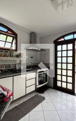 Casa à venda com 220m², 4 quartos e 2 vagas Casa à venda com 220m², 4 quartos e 2 vagasCozinha 1