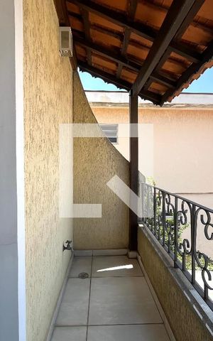 Casa à venda com 220m², 4 quartos e 2 vagas Casa à venda com 220m², 4 quartos e 2 vagasVaranda da Suíte 1