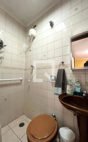 Casa à venda com 220m², 4 quartos e 2 vagas Casa à venda com 220m², 4 quartos e 2 vagasBanheiro de serviço