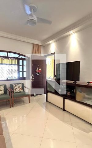 Casa à venda com 220m², 4 quartos e 2 vagas Casa à venda com 220m², 4 quartos e 2 vagasSala 1