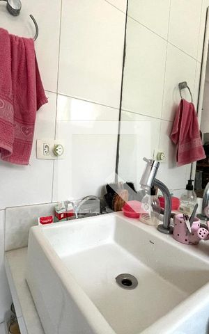 Casa à venda com 220m², 4 quartos e 2 vagas Casa à venda com 220m², 4 quartos e 2 vagasBanheiro da Suíte 1